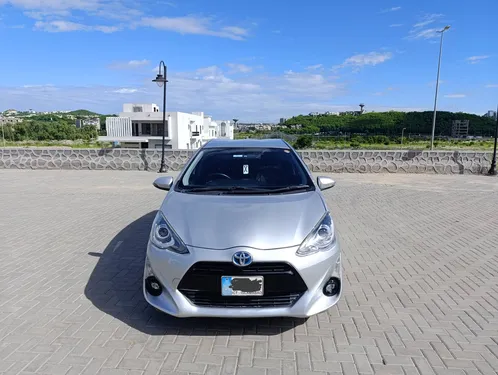 Toyota Aqua G LED Soft Leather Selection  2015