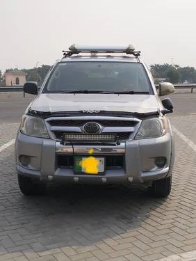 Toyota Hilux Vigo Champ V 2011
