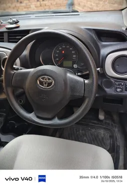 Toyota Vitz F 1.0 2013