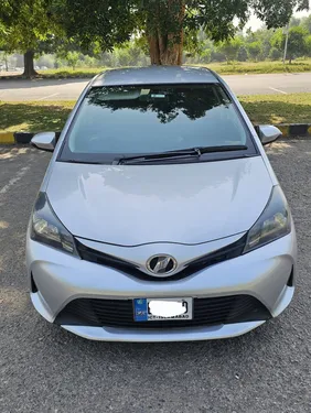 Toyota Vitz F 1.0 2015