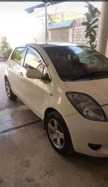 Toyota Vitz B Intelligent Package 1.0 2009