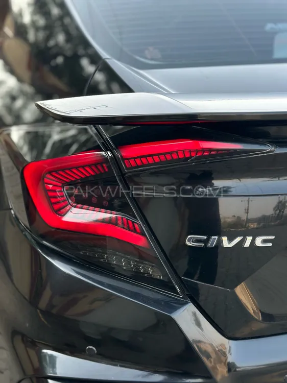 Honda Civic 2018 for Sale in Sialkot Honda Civic 2018 for Sale in Sialkot Image-18