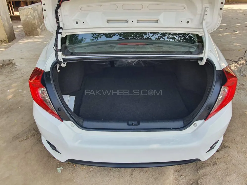 Honda Civic 2018 for Sale in D.G.Khan Honda Civic 2018 for Sale in D.G.Khan Image-3