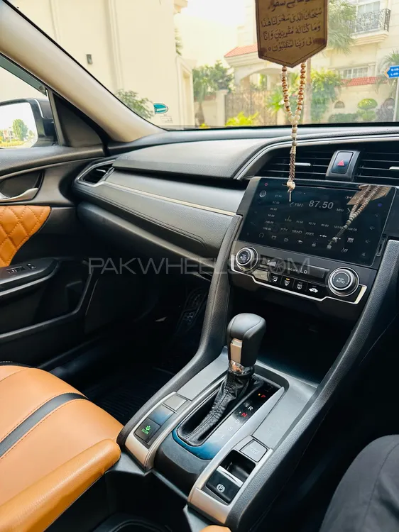 Honda Civic 2018 for Sale in Sialkot Honda Civic 2018 for Sale in Sialkot Image-15