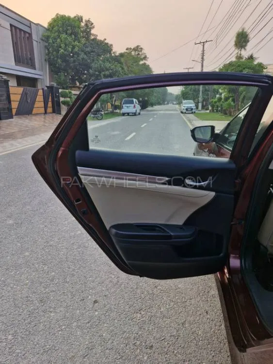 Honda Civic 2018 for Sale in Lahore Honda Civic 2018 for Sale in Lahore Image-9