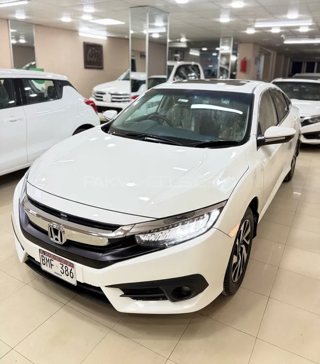Honda Civic 2018 for Sale in Hyderabad Honda Civic 2018 for Sale in Hyderabad Image-3