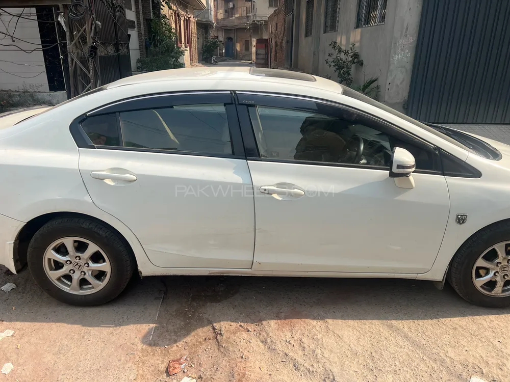 Honda Civic 2015 for Sale in Faisalabad Honda Civic 2015 for Sale in Faisalabad Image-4