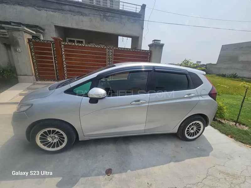 Honda Fit 2014 for Sale in Lahore Honda Fit 2014 for Sale in Lahore Image-5