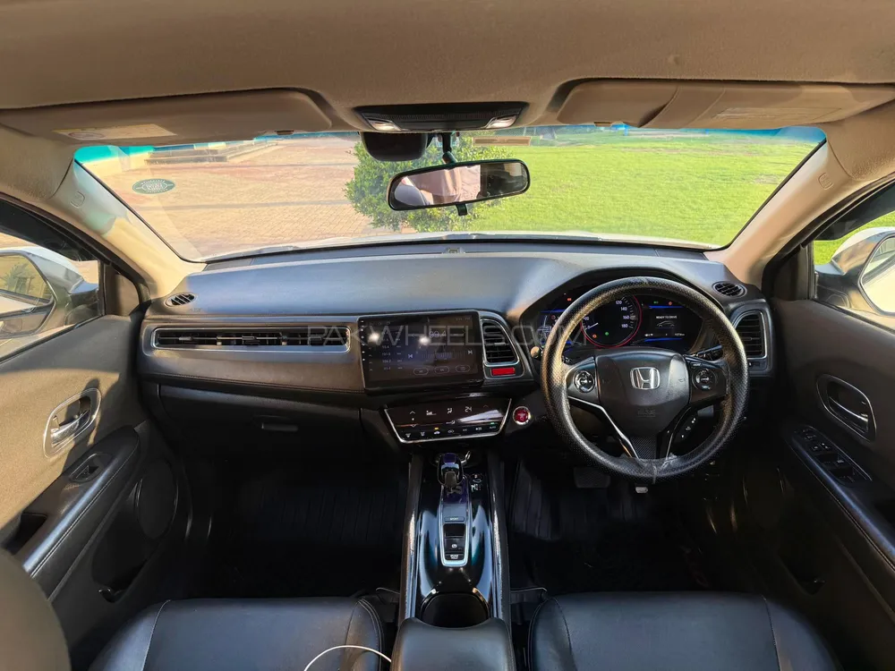 Honda Vezel 2013 for Sale in Multan Honda Vezel 2013 for Sale in Multan Image-13