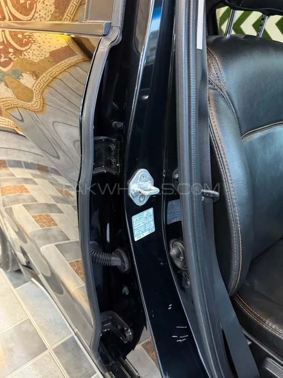 Honda Vezel 2017 for Sale in Lahore Honda Vezel 2017 for Sale in Lahore Image-11