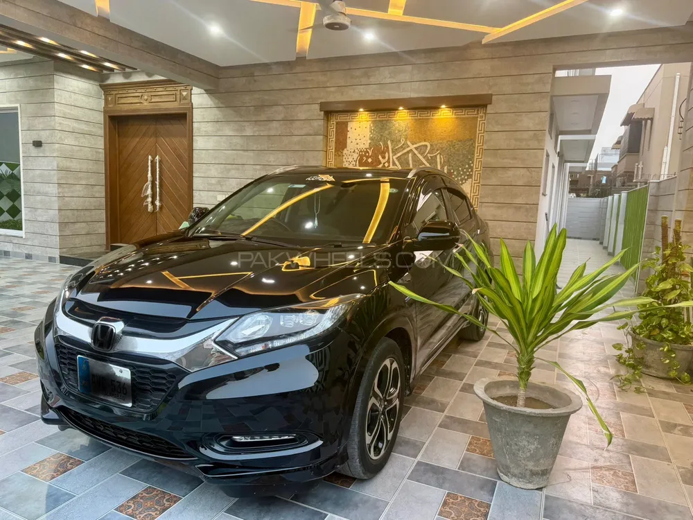 Honda Vezel 2017 for Sale in Lahore Honda Vezel 2017 for Sale in Lahore Image-1