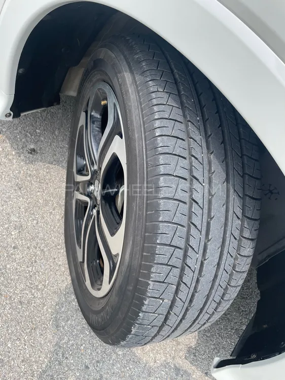 Honda Vezel 2019 for Sale in Mardan Honda Vezel 2019 for Sale in Mardan Image-12