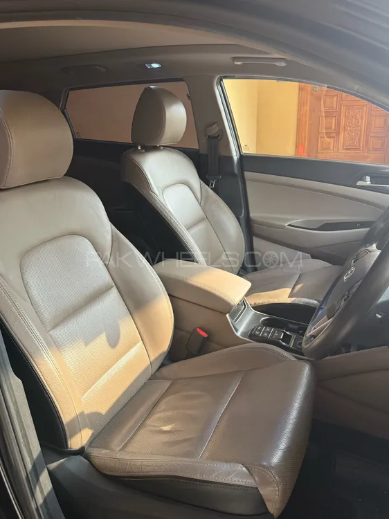 Hyundai Tucson 2023 for Sale in Lahore Hyundai Tucson 2023 for Sale in Lahore Image-10