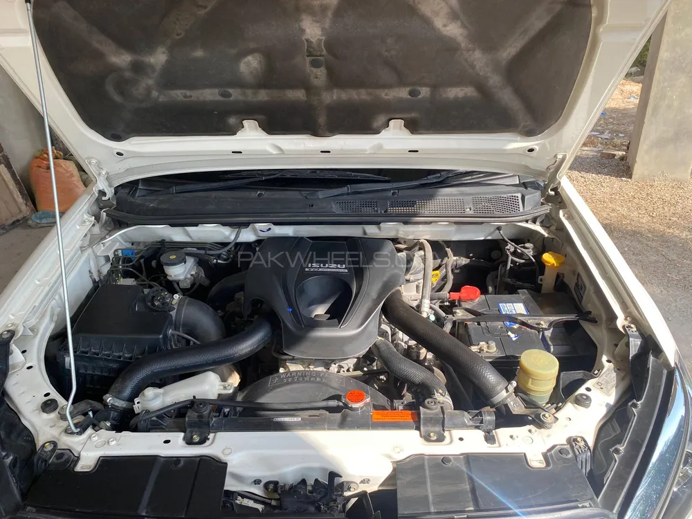 Isuzu D-Max 2020 for Sale in Multan Isuzu D-Max 2020 for Sale in Multan Image-8