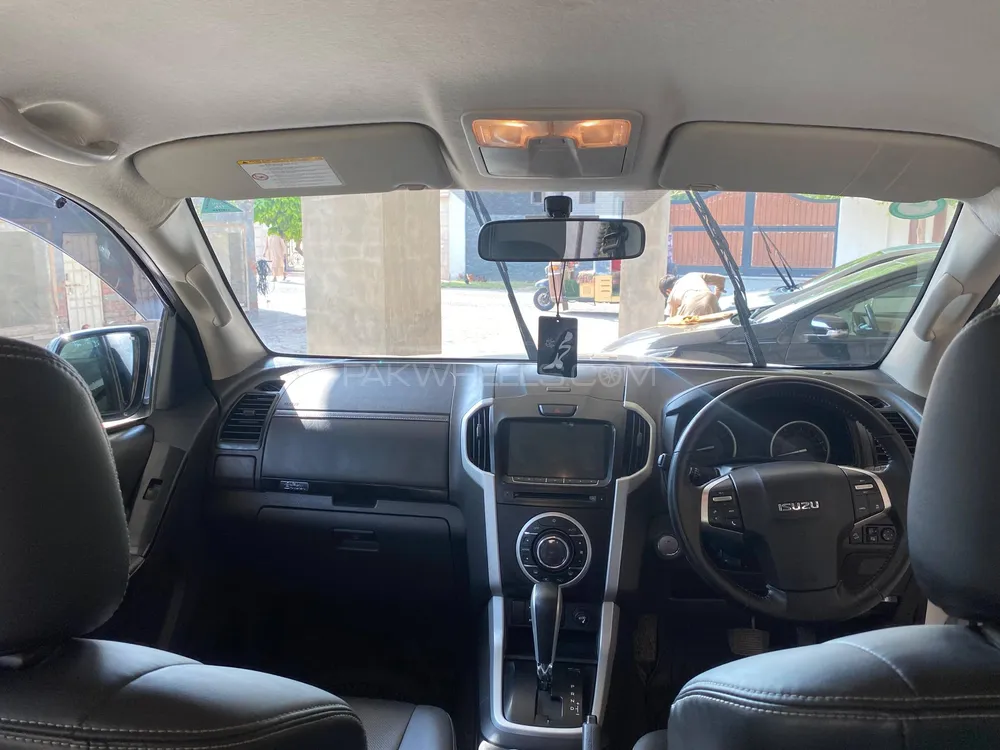 Isuzu D-Max 2020 for Sale in Multan Isuzu D-Max 2020 for Sale in Multan Image-10