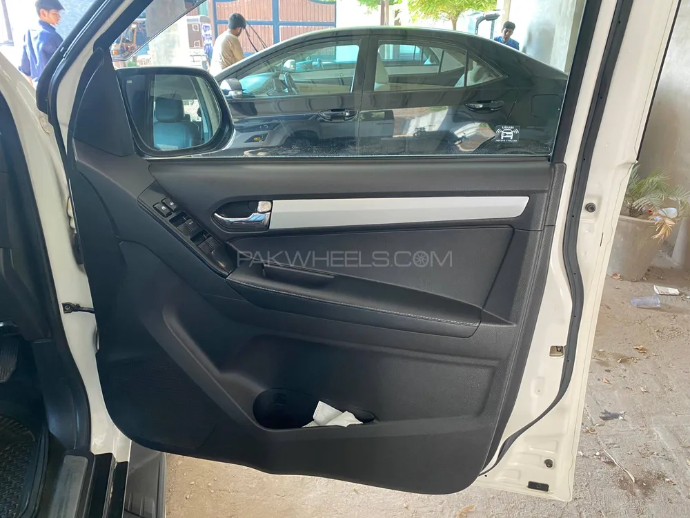 Isuzu D-Max 2020 for Sale in Multan Isuzu D-Max 2020 for Sale in Multan Image-9