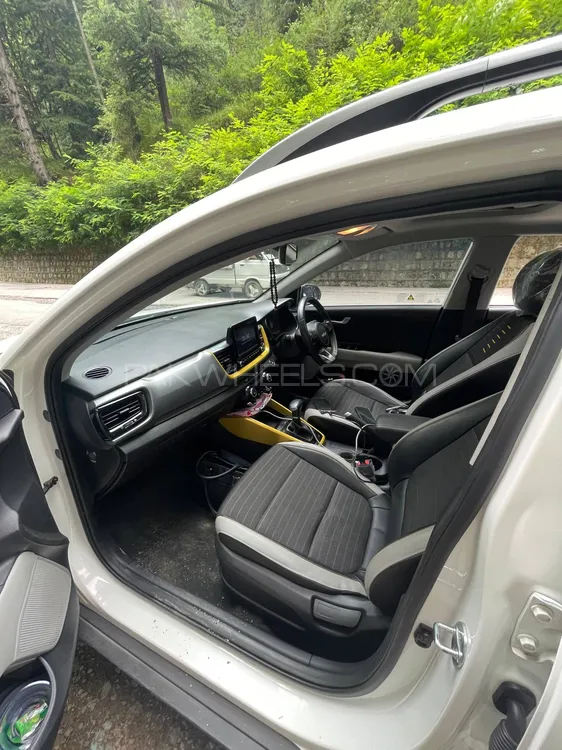 KIA Stonic 2022 for Sale in Peshawar KIA Stonic 2022 for Sale in Peshawar Image-5