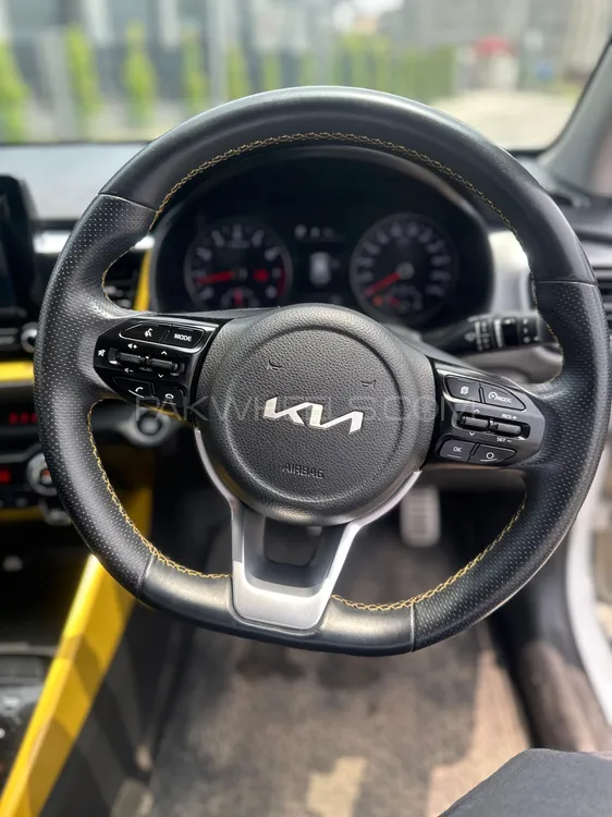 KIA Stonic 2022 for Sale in Lahore KIA Stonic 2022 for Sale in Lahore Image-9