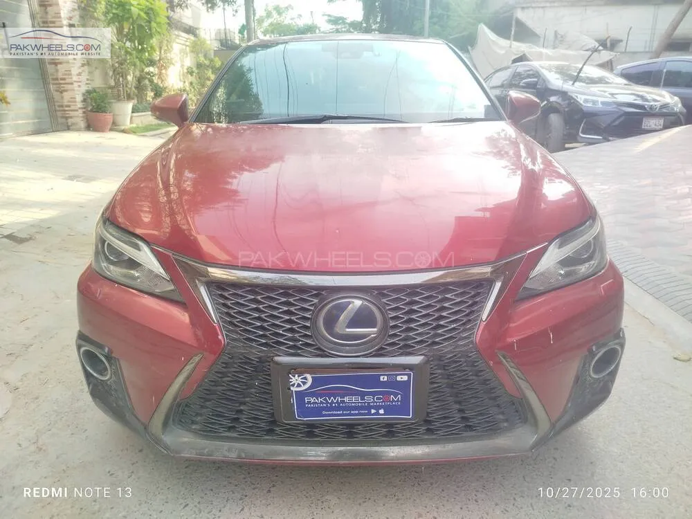 Lexus CT200h 2018 for Sale in Karachi Image-1