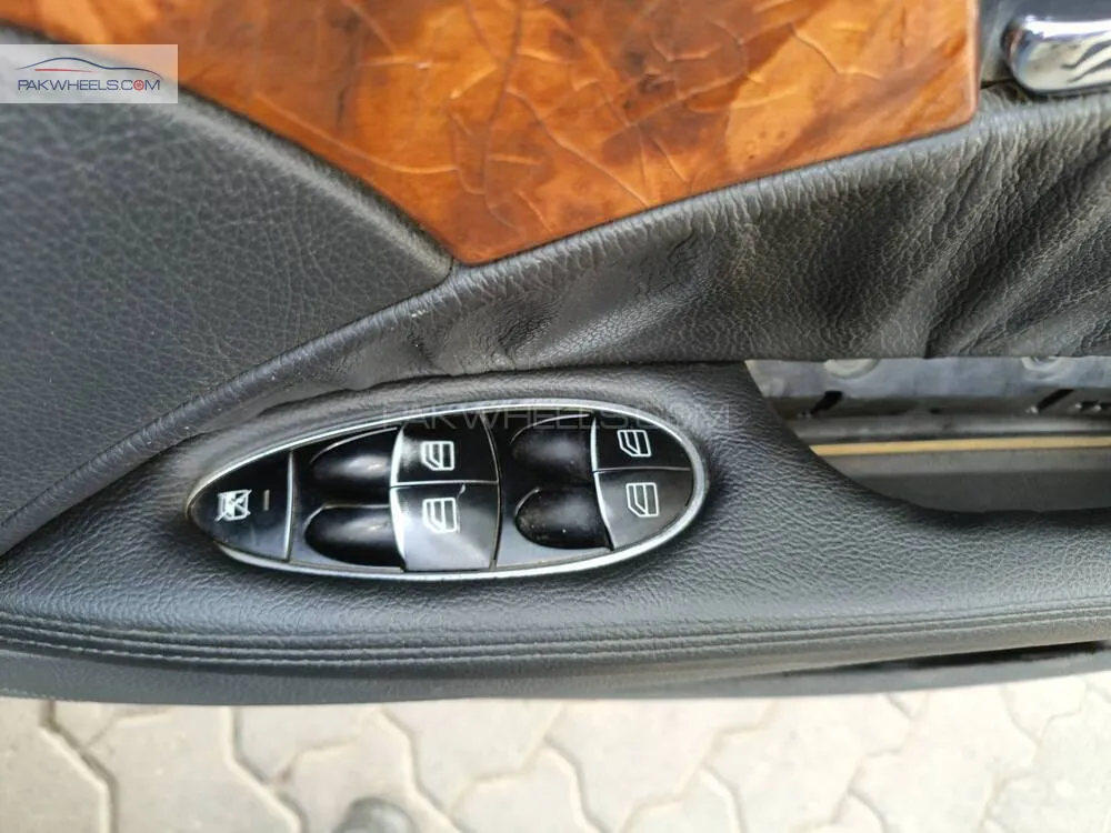 مرسڈیز بینز ای کلاس 2004 for Sale in فیصل آباد مرسڈیز بینز ای کلاس 2004 for Sale in فیصل آباد Image-12