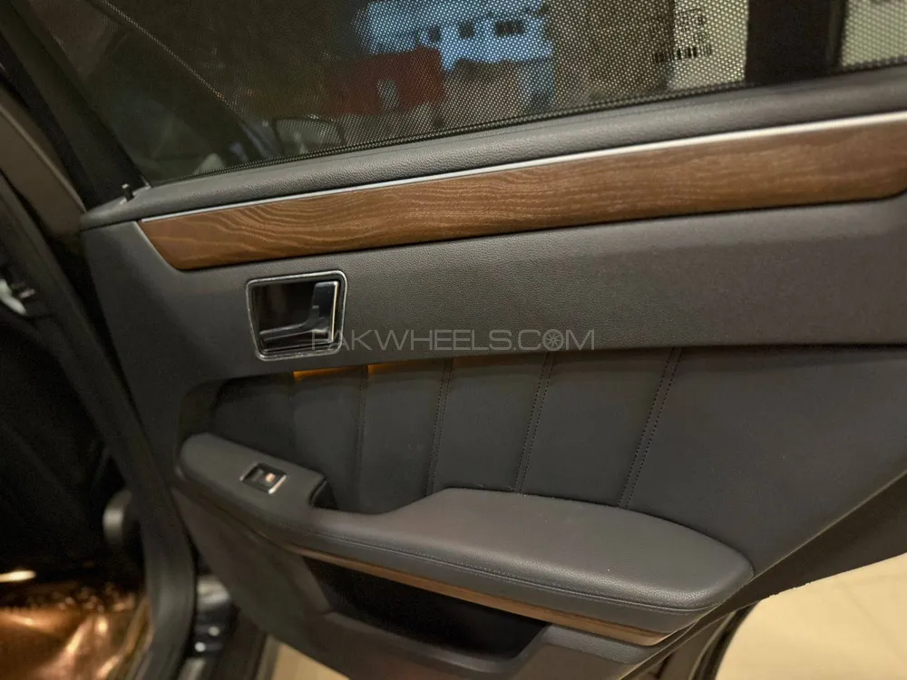 مرسڈیز بینز ای کلاس 2011 for Sale in کراچی مرسڈیز بینز ای کلاس 2011 for Sale in کراچی Image-10