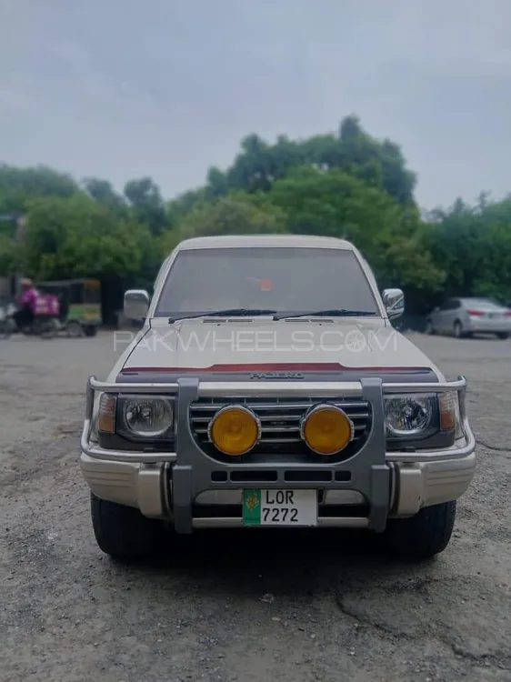 Mitsubishi Pajero 1993 for Sale in Lahore Mitsubishi Pajero 1993 for Sale in Lahore Image-10