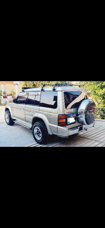 مٹسوبیشی پجیرو 1992 for Sale in پشاور مٹسوبیشی پجیرو 1992 for Sale in پشاور Image-9