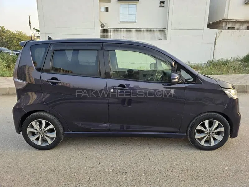 Nissan Dayz Highway Star 2013 for Sale in Karachi Nissan Dayz Highway Star 2013 for Sale in Karachi Image-9
