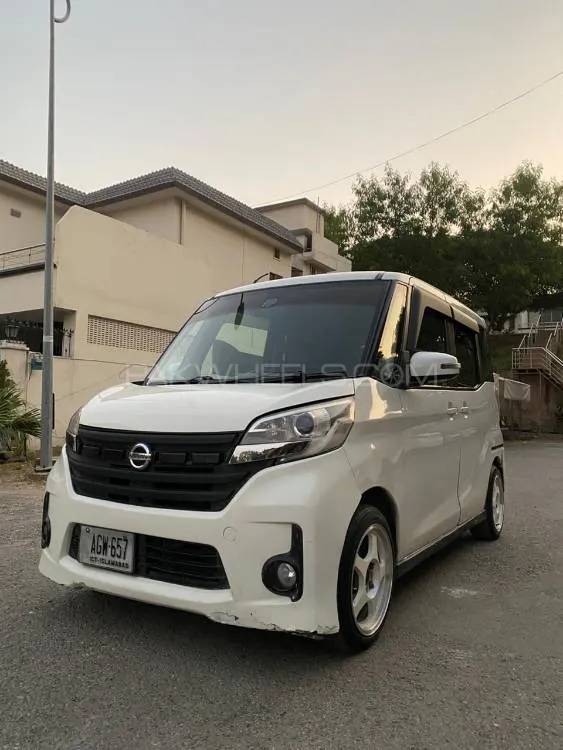 Nissan Dayz Roox 2015 for Sale in Rawalpindi Nissan Dayz Roox 2015 for Sale in Rawalpindi Image-1