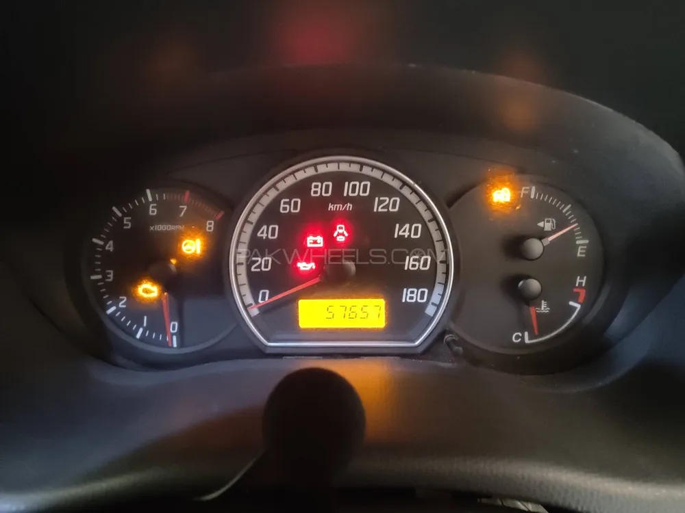 Suzuki Swift 2015 for Sale in Karachi Suzuki Swift 2015 for Sale in Karachi Image-8