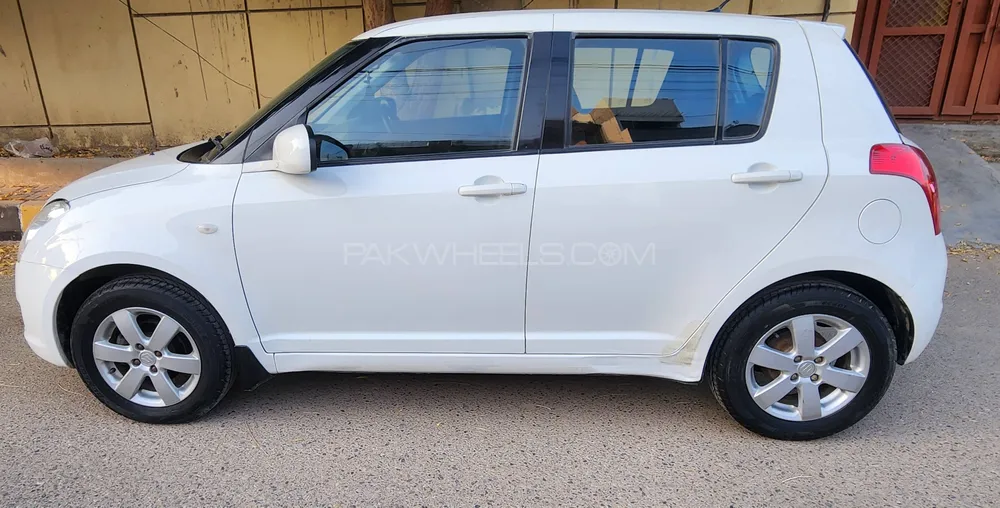 Suzuki Swift 2015 for Sale in Karachi Suzuki Swift 2015 for Sale in Karachi Image-6