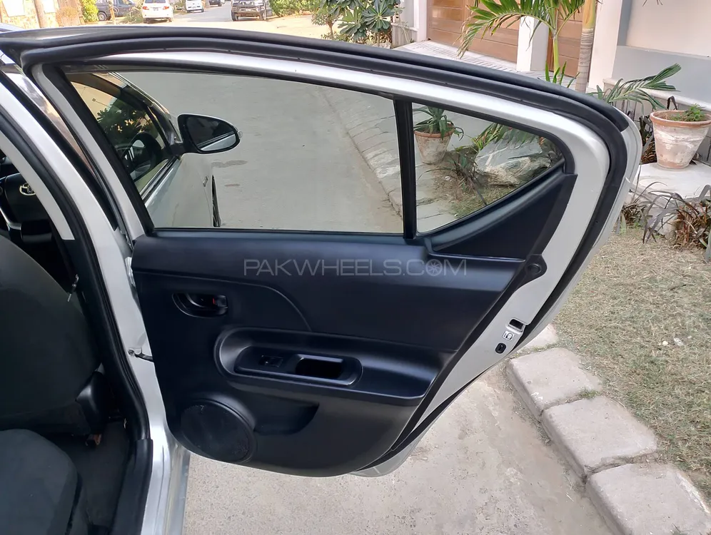 Toyota Aqua 2017 for Sale in Karachi Toyota Aqua 2017 for Sale in Karachi Image-13