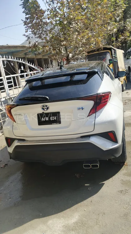 Toyota C-HR 2019 for Sale in Peshawar Toyota C-HR 2019 for Sale in Peshawar Image-3