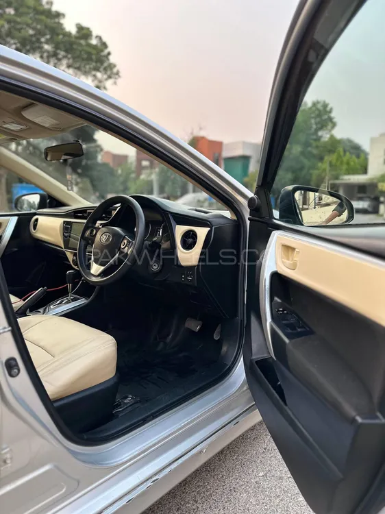 Toyota Corolla 2017 for Sale in Lahore Toyota Corolla 2017 for Sale in Lahore Image-9