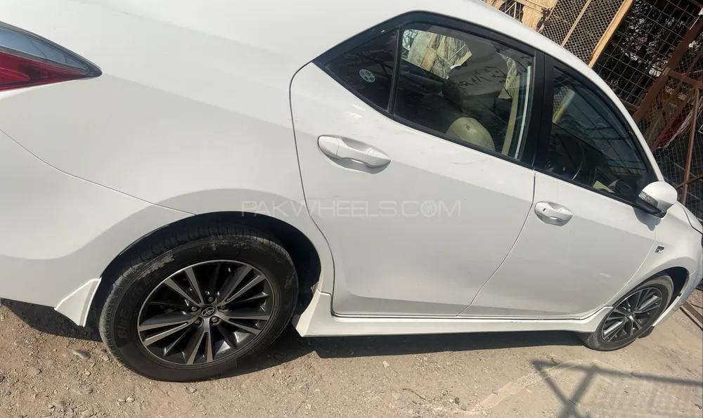 Toyota Corolla 2018 for Sale in Peshawar Toyota Corolla 2018 for Sale in Peshawar Image-4