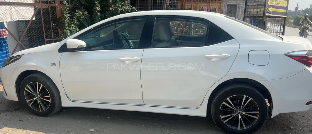 Toyota Corolla 2018 for Sale in Peshawar Toyota Corolla 2018 for Sale in Peshawar Image-3