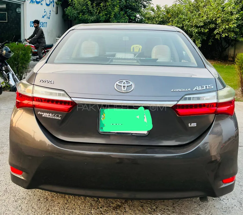 Toyota Corolla 2018 for Sale in Lahore Toyota Corolla 2018 for Sale in Lahore Image-4