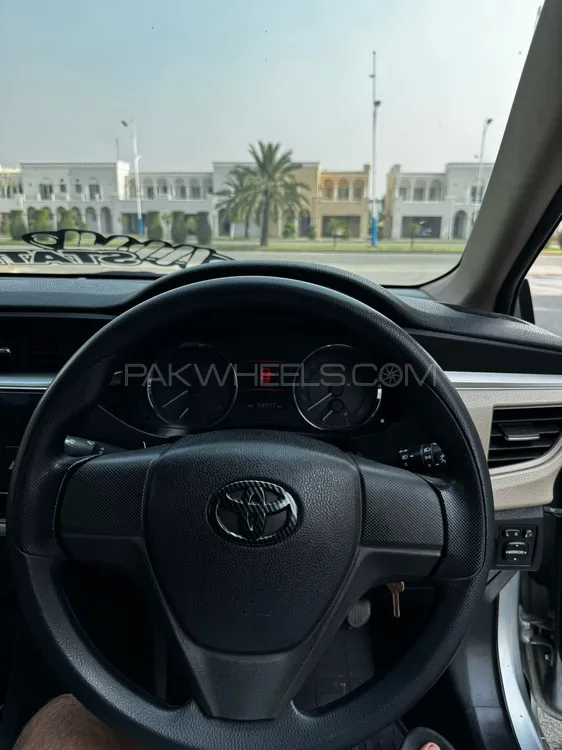 Toyota Corolla 2015 for Sale in Lahore Toyota Corolla 2015 for Sale in Lahore Image-11