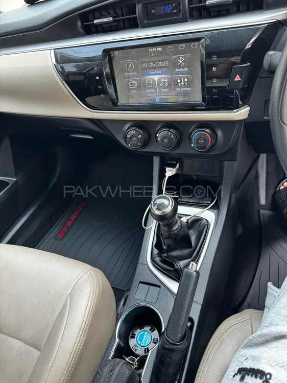 Toyota Corolla 2015 for Sale in Lahore Toyota Corolla 2015 for Sale in Lahore Image-12