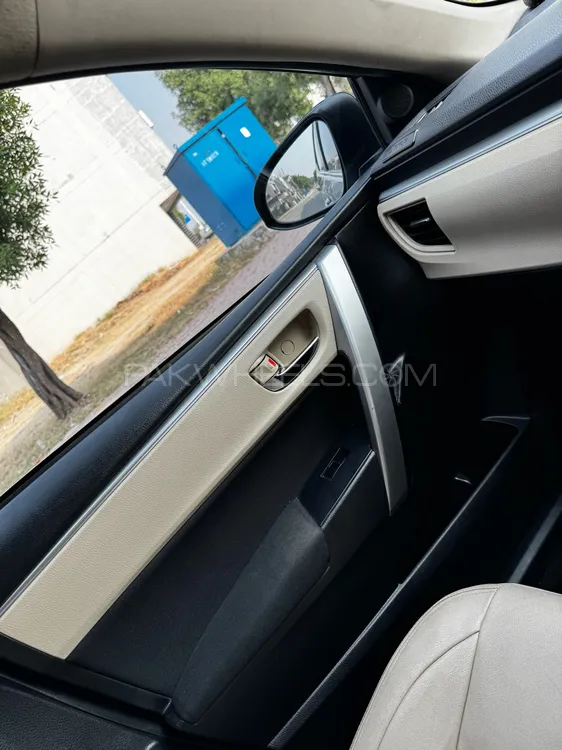 Toyota Corolla 2015 for Sale in Lahore Toyota Corolla 2015 for Sale in Lahore Image-13
