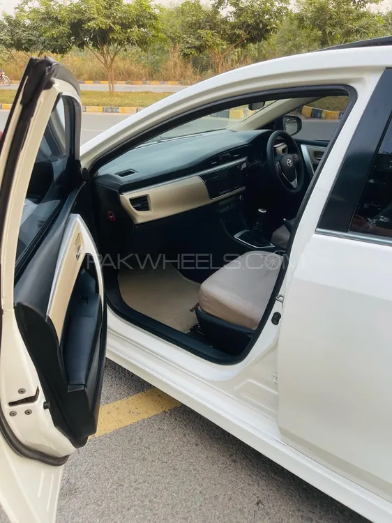 Toyota Corolla 2017 for Sale in Islamabad Toyota Corolla 2017 for Sale in Islamabad Image-11
