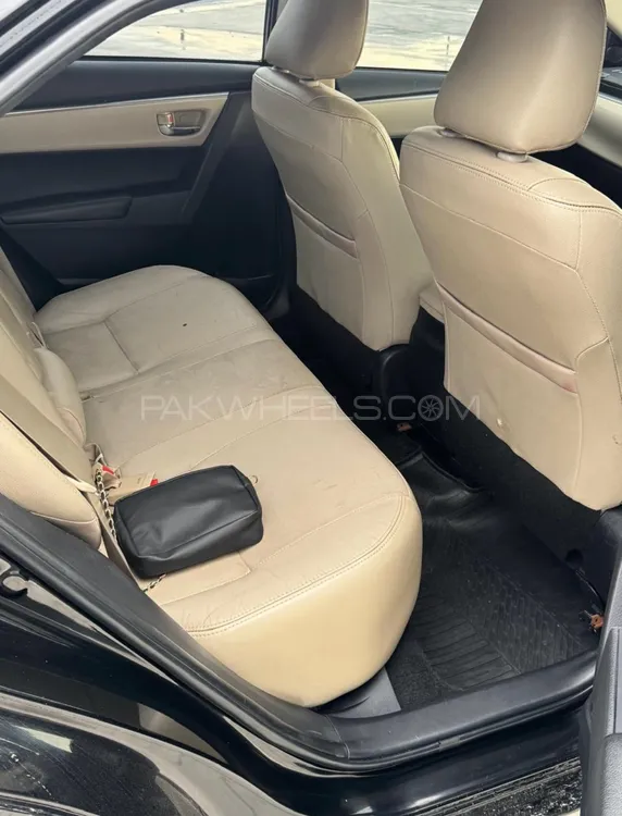 Toyota Corolla 2015 for Sale in Lahore Toyota Corolla 2015 for Sale in Lahore Image-8