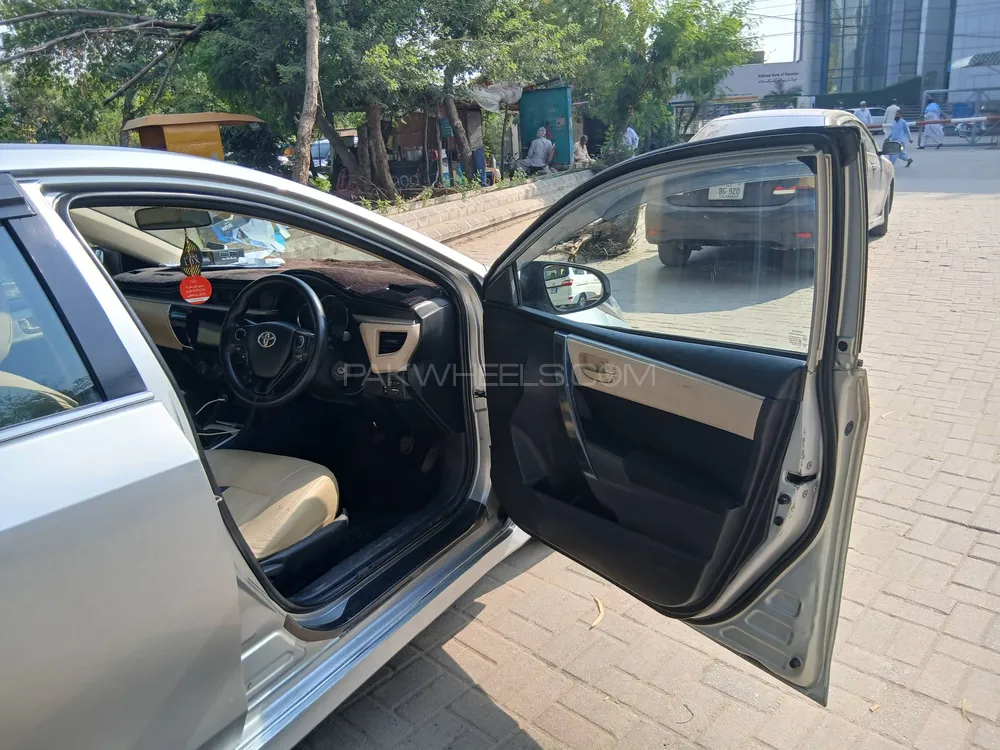 Toyota Corolla 2015 for Sale in Gujrat Toyota Corolla 2015 for Sale in Gujrat Image-8