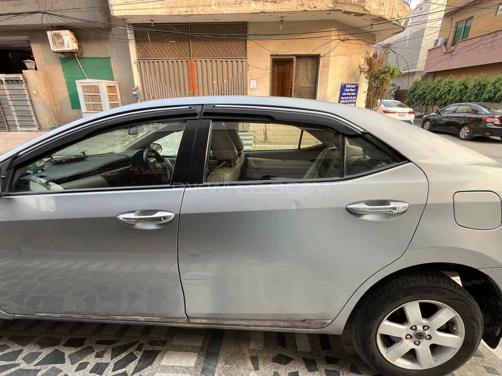 Toyota Corolla 2015 for Sale in Lahore Toyota Corolla 2015 for Sale in Lahore Image-9
