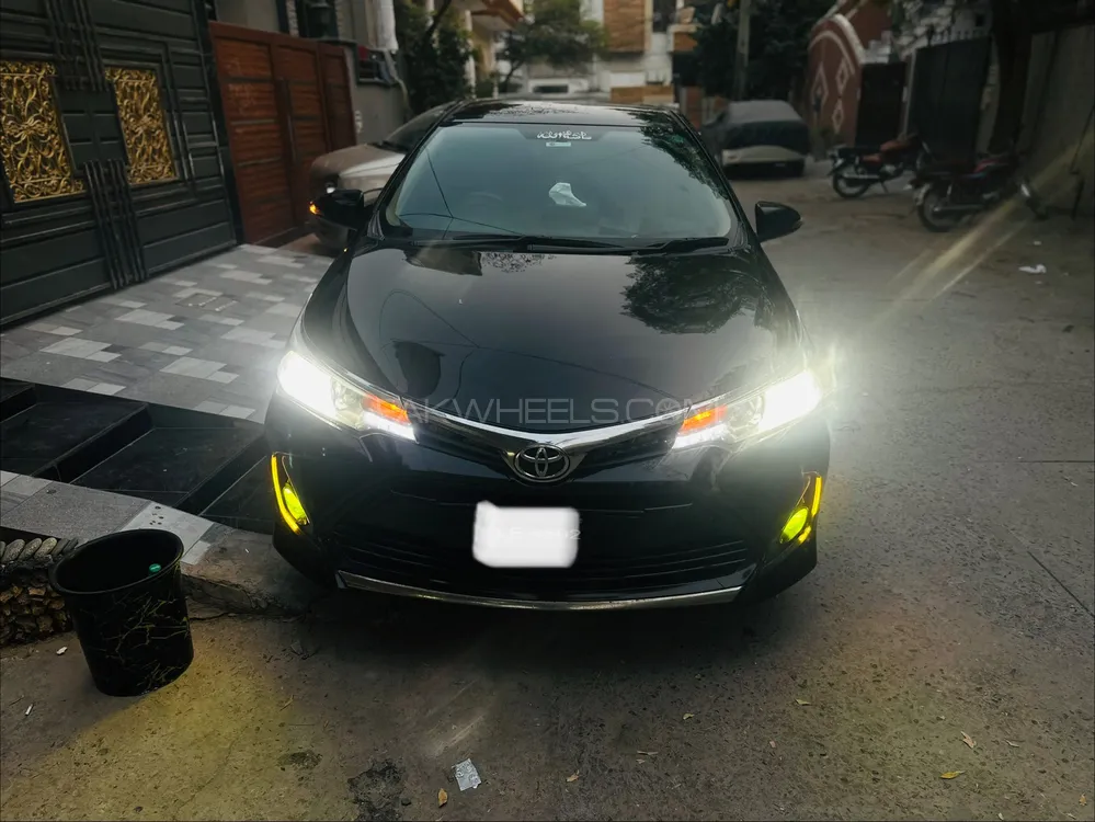 Toyota Corolla 2017 for Sale in Lahore Toyota Corolla 2017 for Sale in Lahore Image-10