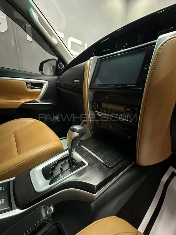 Toyota Fortuner 2017 for Sale in Karachi Toyota Fortuner 2017 for Sale in Karachi Image-10
