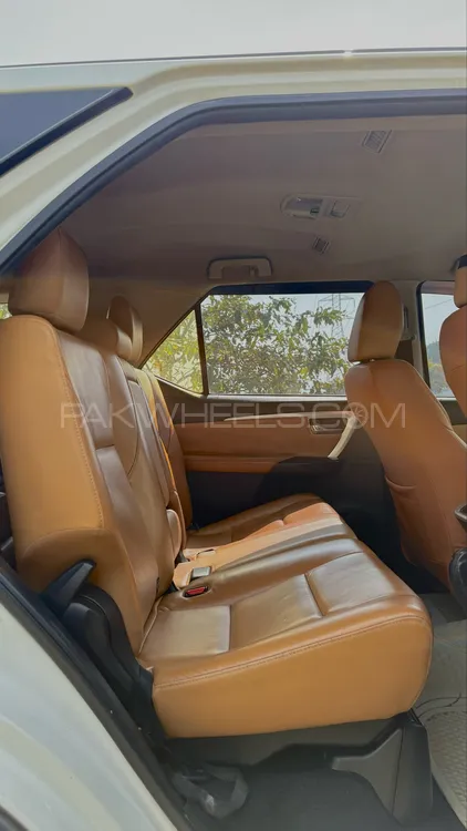 Toyota Fortuner 2017 for Sale in Gujranwala Toyota Fortuner 2017 for Sale in Gujranwala Image-12