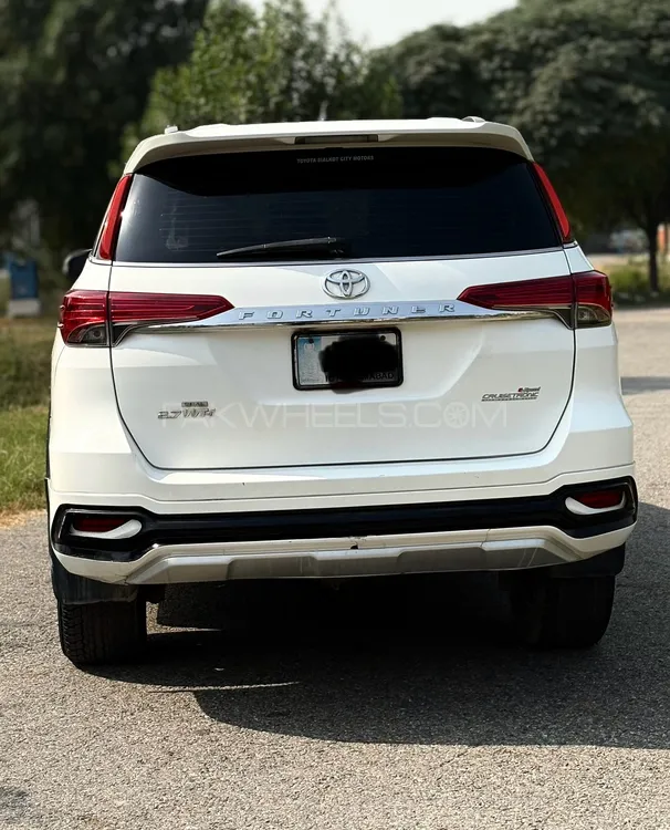 Toyota Fortuner 2017 for Sale in Gujranwala Toyota Fortuner 2017 for Sale in Gujranwala Image-6