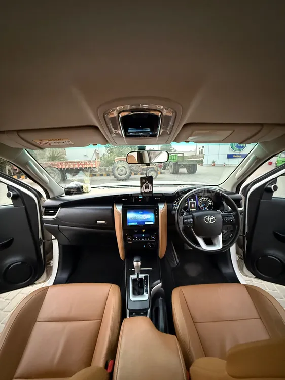 Toyota Fortuner 2018 for Sale in Multan Toyota Fortuner 2018 for Sale in Multan Image-10