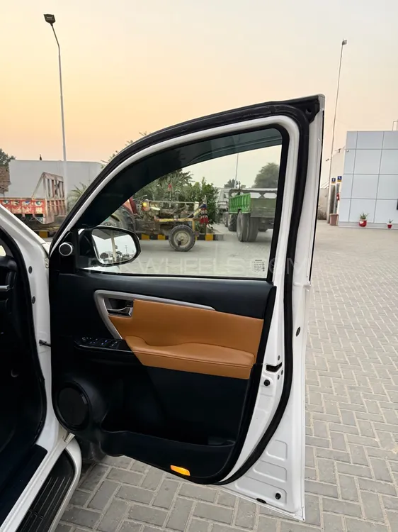 Toyota Fortuner 2018 for Sale in Multan Toyota Fortuner 2018 for Sale in Multan Image-16